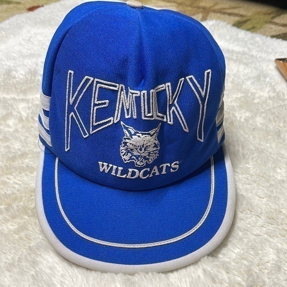 Vintage Kentucky Wildcats Three Stripe Snapback Trucker Hat Foam Gone Bad
